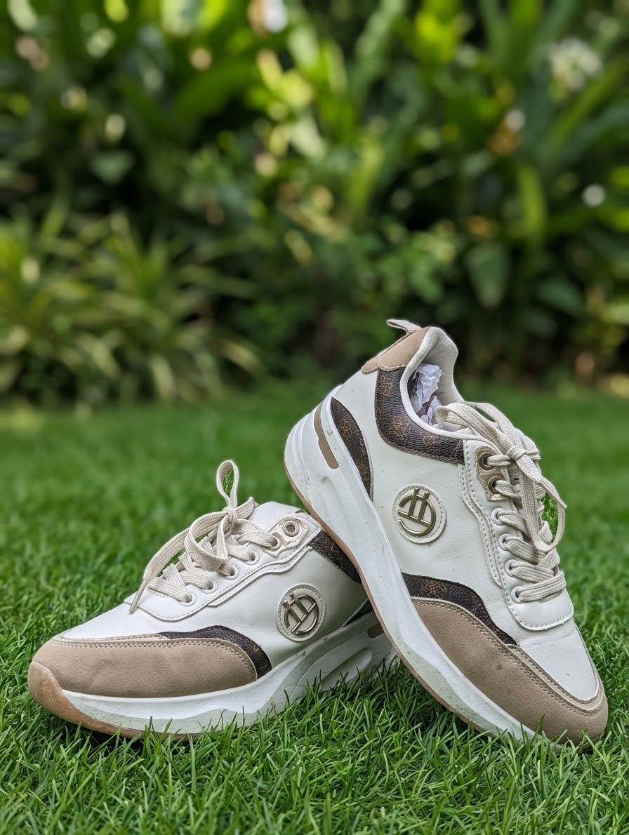 Cream & Taupe Retro Runner